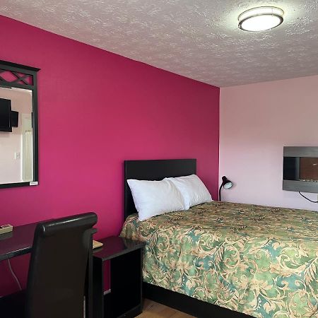 Old Mill Motel Blind River Екстер'єр фото