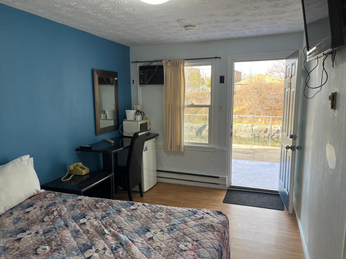 Old Mill Motel Blind River Екстер'єр фото
