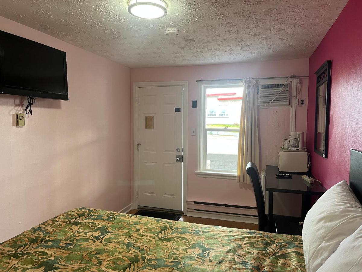Old Mill Motel Blind River Екстер'єр фото