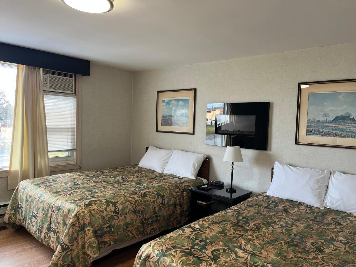 Old Mill Motel Blind River Екстер'єр фото