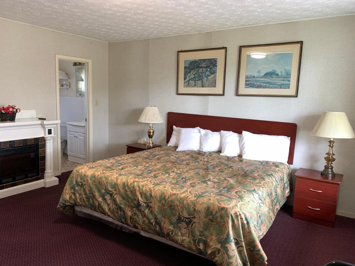 Old Mill Motel Blind River Екстер'єр фото