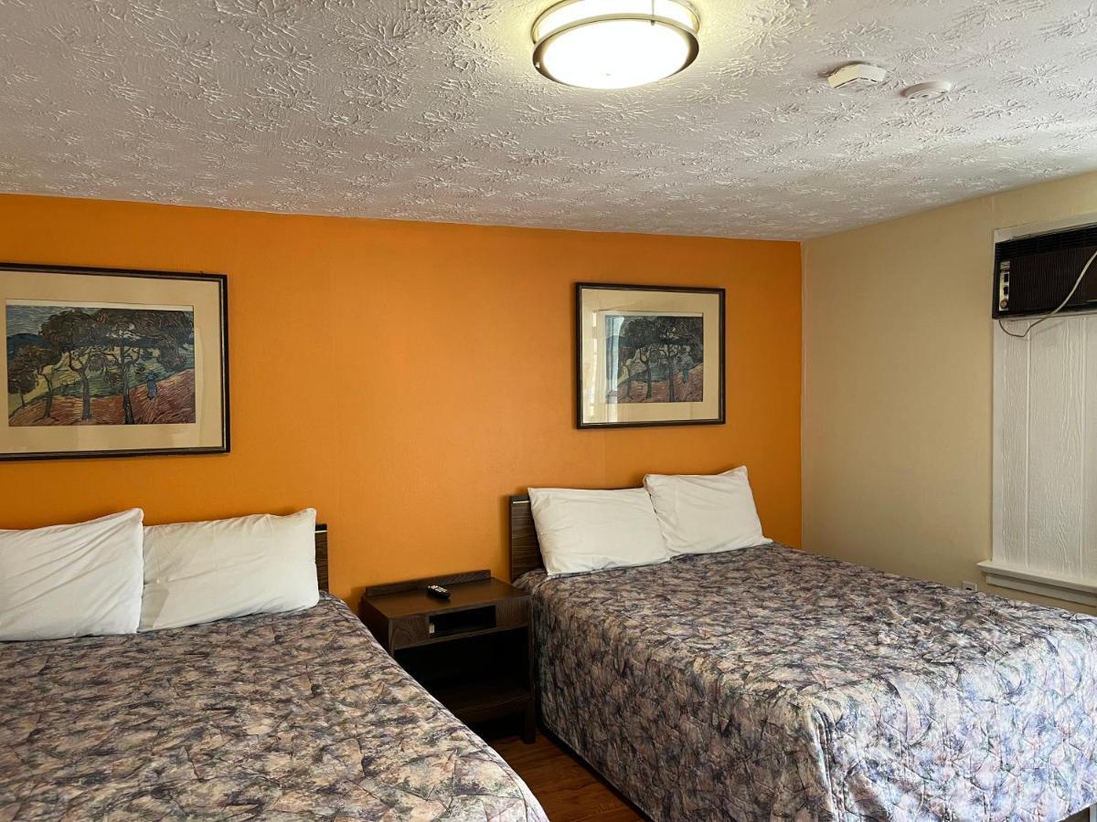 Old Mill Motel Blind River Екстер'єр фото