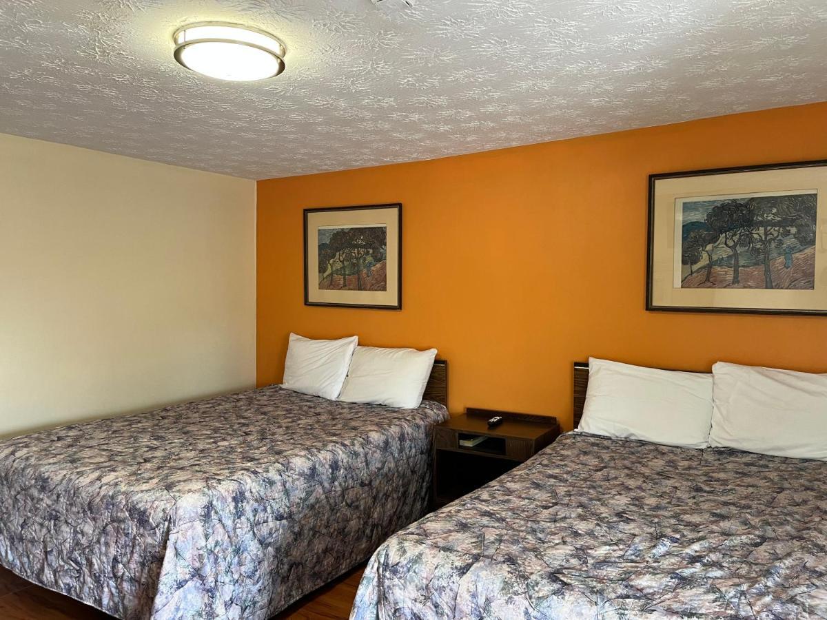 Old Mill Motel Blind River Екстер'єр фото