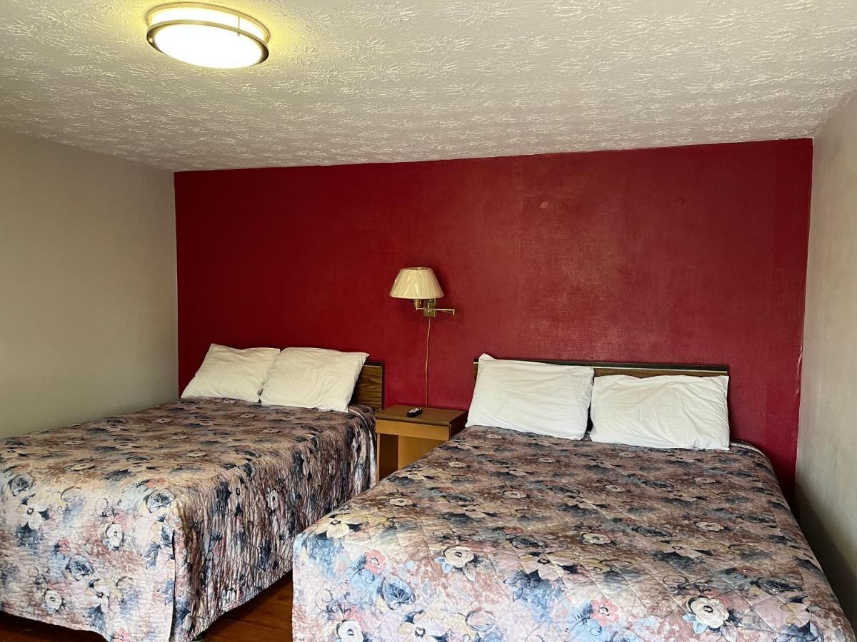 Old Mill Motel Blind River Екстер'єр фото