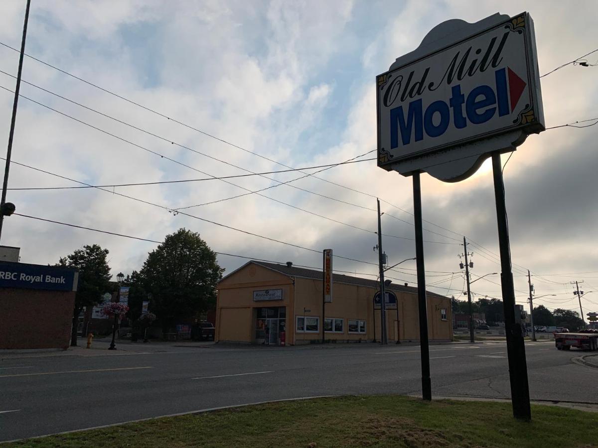 Old Mill Motel Blind River Екстер'єр фото