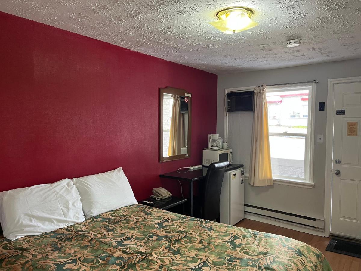 Old Mill Motel Blind River Екстер'єр фото
