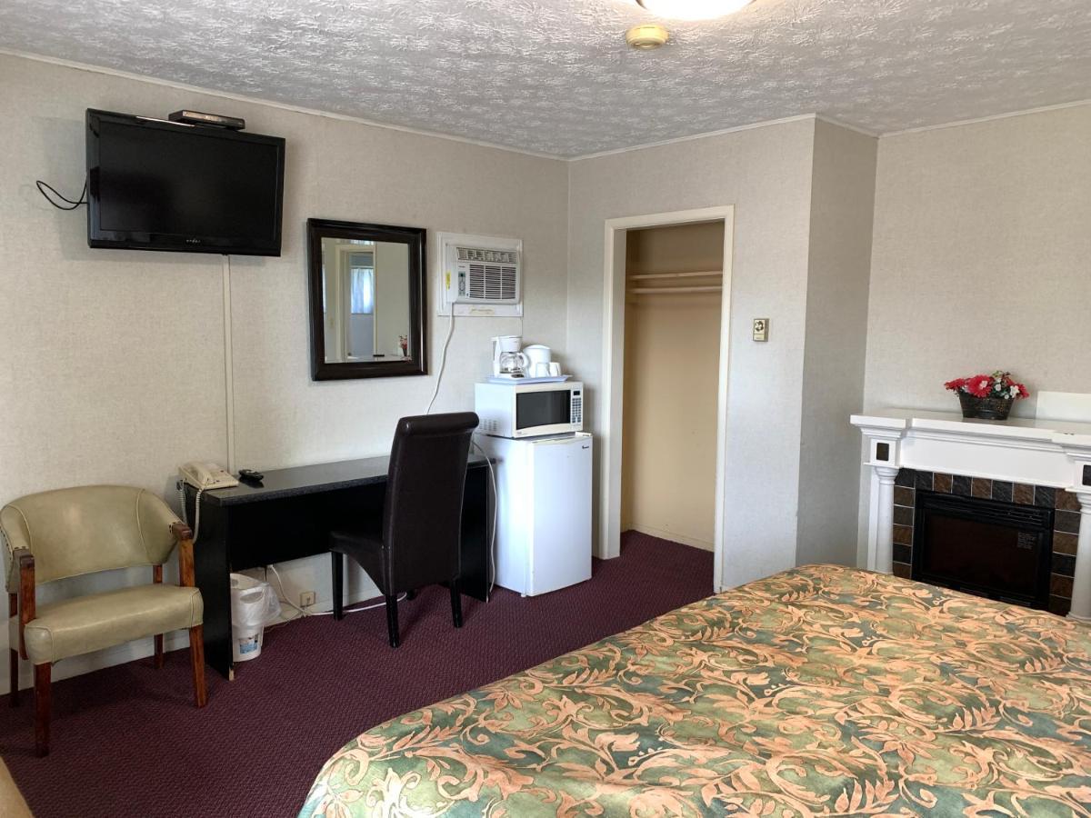 Old Mill Motel Blind River Екстер'єр фото