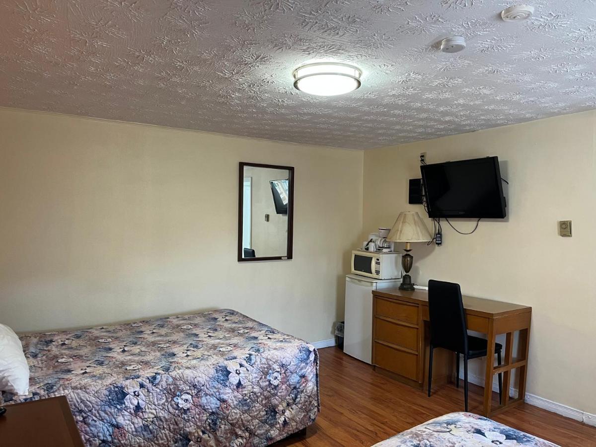 Old Mill Motel Blind River Екстер'єр фото